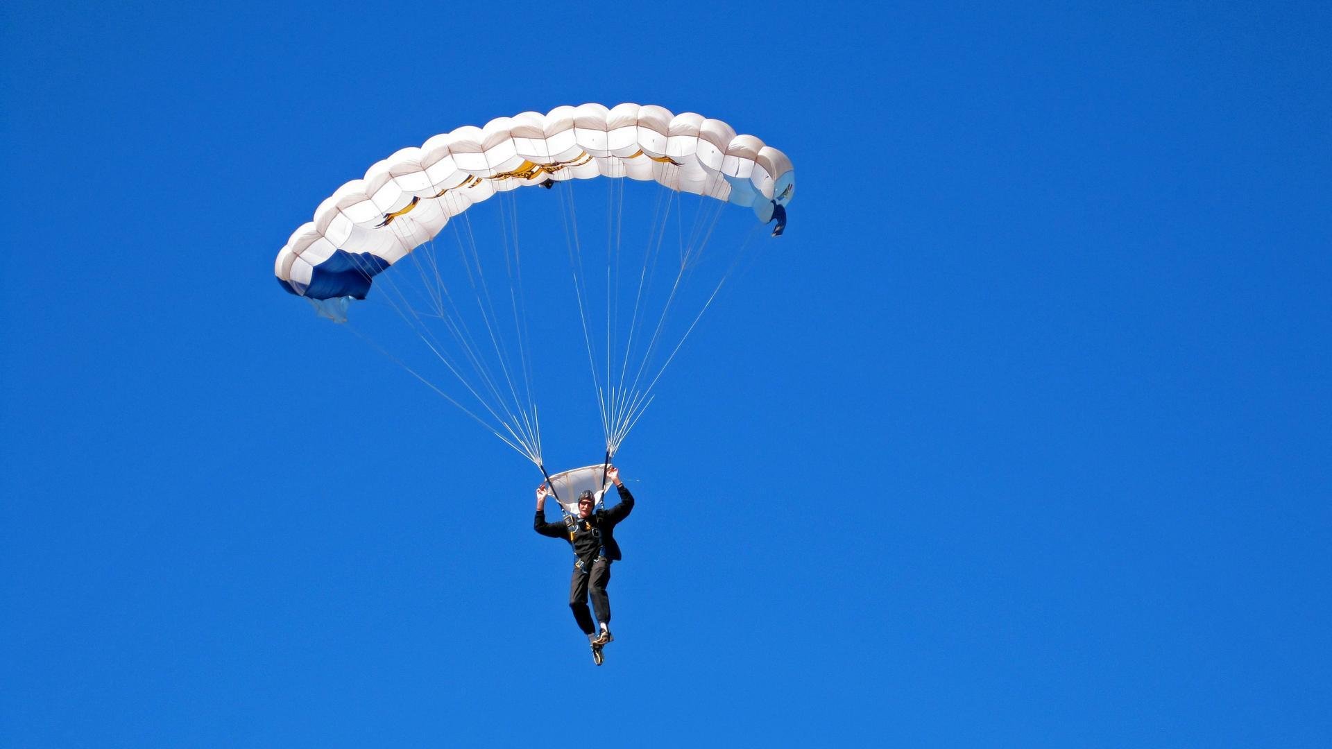 _国家联赛：多队激战，展示国家竞技实力_，国家队联动