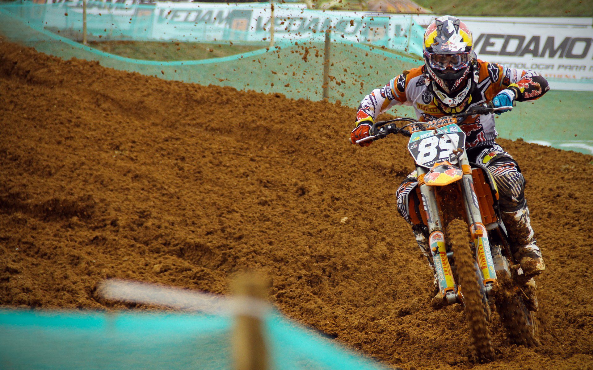 伊朗队战术曝光：在冰地用地毯拖球，伊朗的地毯优点